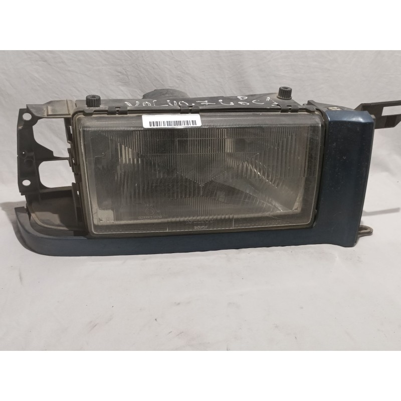 Recambio de faro derecho para volvo serie 740 berlina/familiar referencia OEM IAM 1305235141  