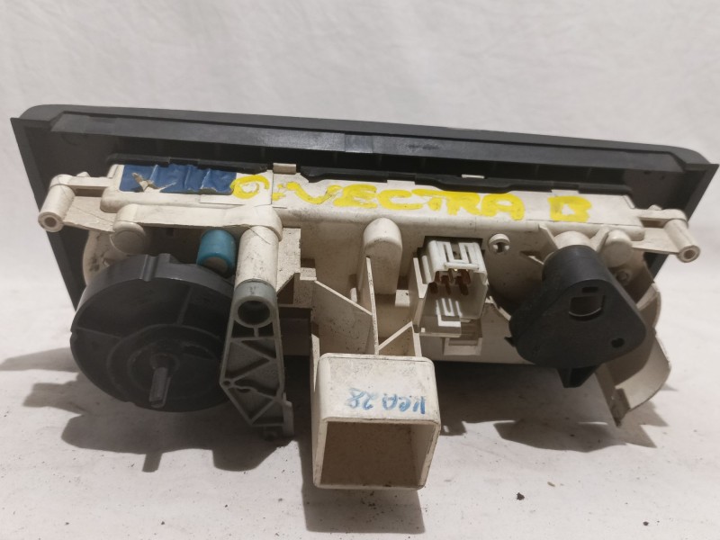 Recambio de mando calefaccion / aire acondicionado para opel vectra b berlina elegance referencia OEM IAM 24410176 90463845  Recambio de mando calefaccion / aire acondicionado para opel vectra b berlina elegance referencia OEM IAM 24410176 90463845