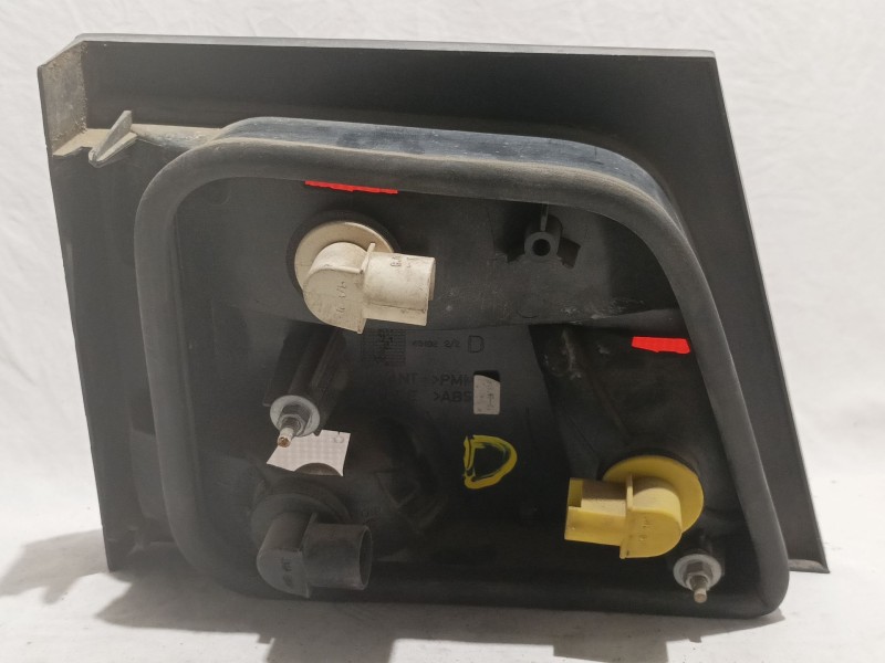 Recambio de piloto trasero derecho para peugeot 806 referencia OEM IAM 4510222  