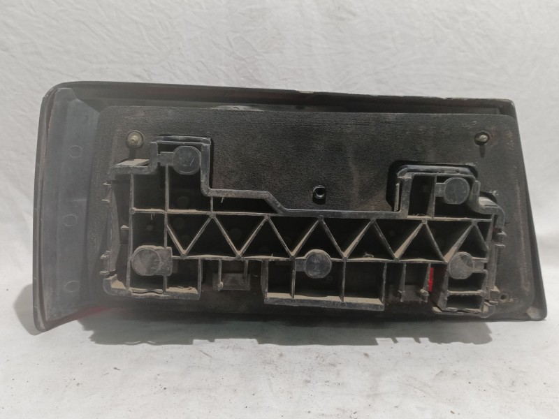 Recambio de piloto trasero derecho para ford orion referencia OEM IAM 53382R23  