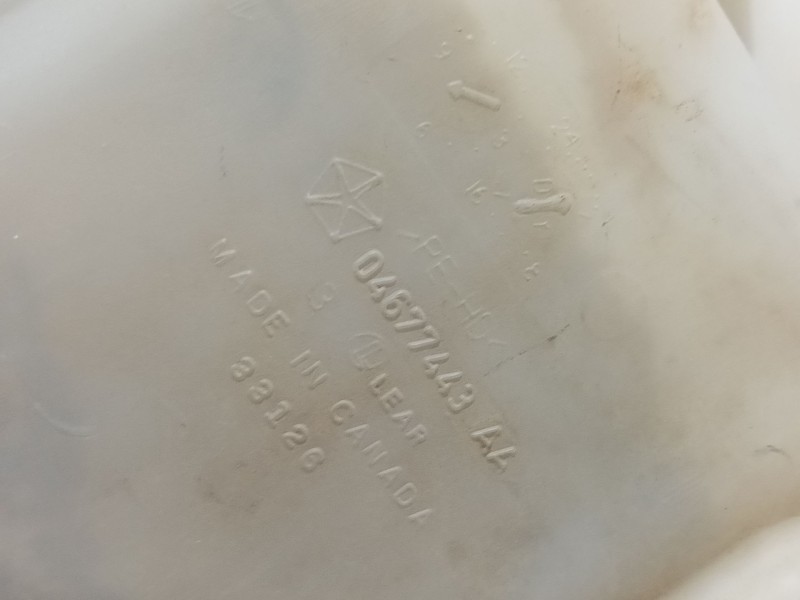 Recambio de deposito expansion para chrysler voyager (rg) 2.4 cat referencia OEM IAM 04677443AA  