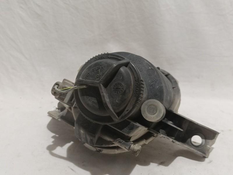 Recambio de faro antiniebla izquierdo para peugeot 206 berlina 1.9 diesel referencia OEM IAM 9635076180  