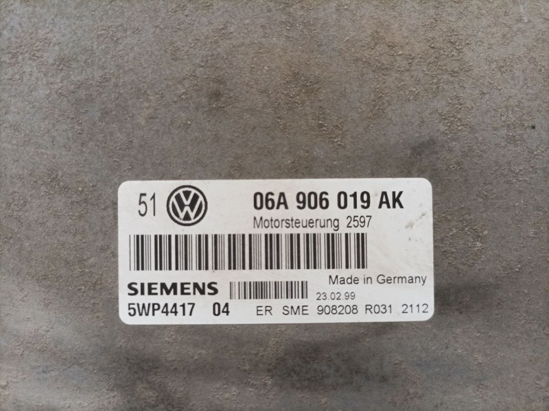 Recambio de centralita motor uce para volkswagen golf iv berlina (1j1) referencia OEM IAM 06A906019AK 5WP441701 