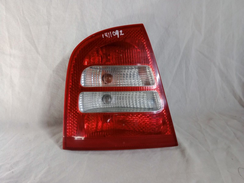 Recambio de piloto trasero izquierdo para skoda octavia berlina (1u2) referencia OEM IAM   