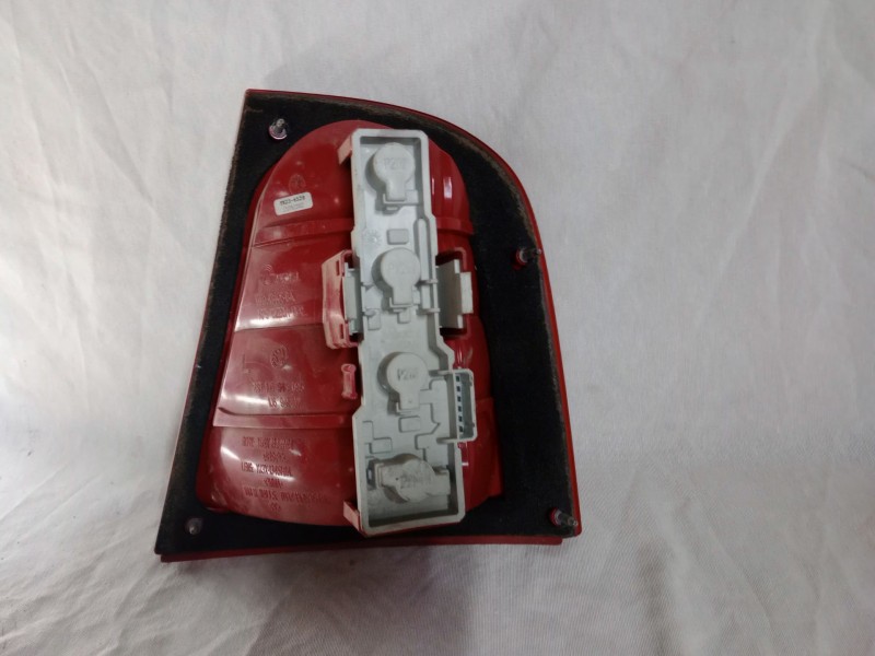 Recambio de piloto trasero izquierdo para skoda octavia berlina (1u2) referencia OEM IAM   