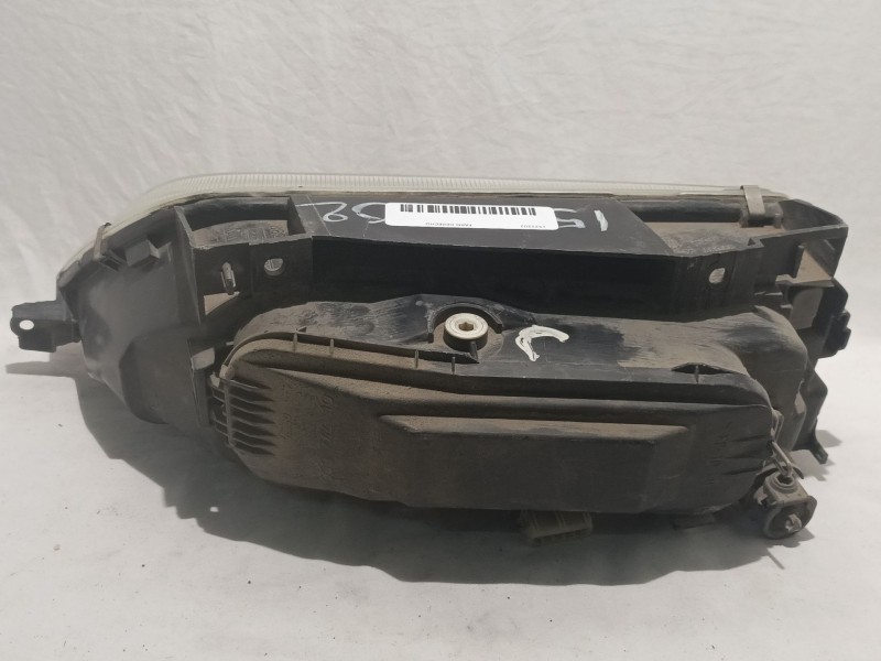Recambio de faro derecho para citroen xantia berlina referencia OEM IAM 88205034  