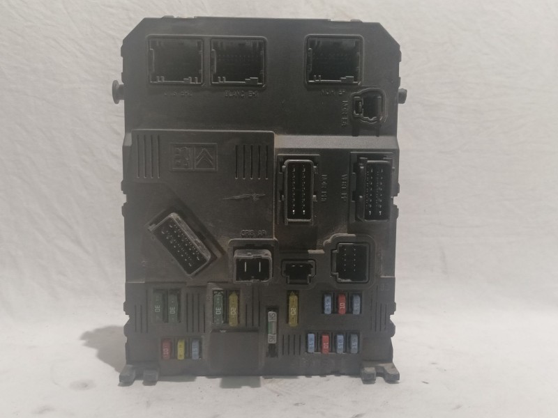 Recambio de caja reles / fusibles para peugeot 407 st confort referencia OEM IAM S120104800L 9655708480 