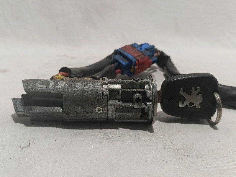 Recambio de conmutador de arranque para peugeot 206 berlina referencia OEM IAM N05001539  