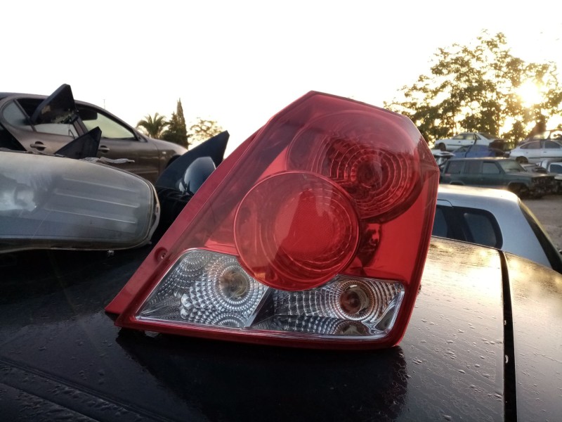 Recambio de piloto trasero derecho para chevrolet kalos referencia OEM IAM   