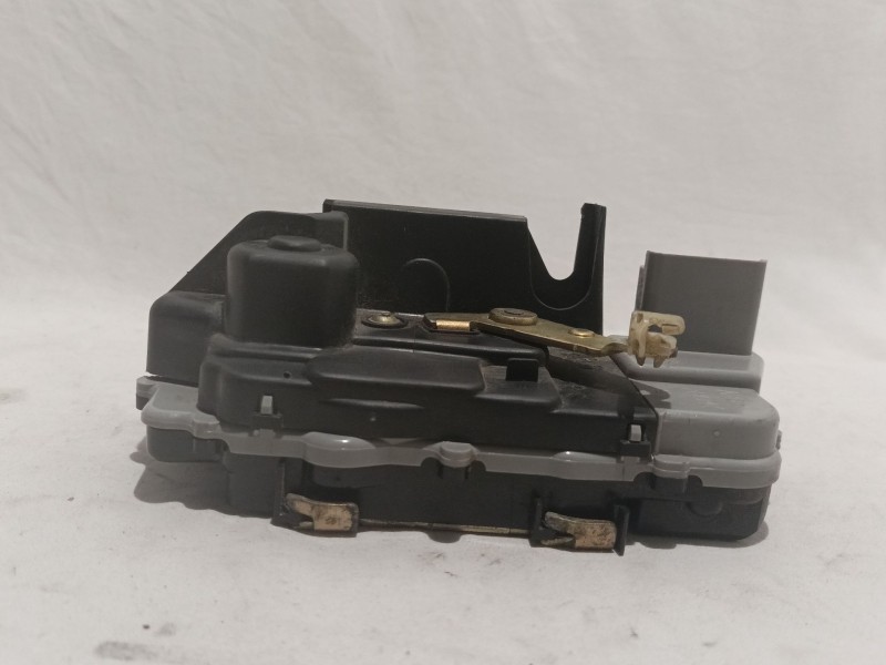 Recambio de cerradura puerta trasera izquierda para citroen c5 berlina referencia OEM IAM   