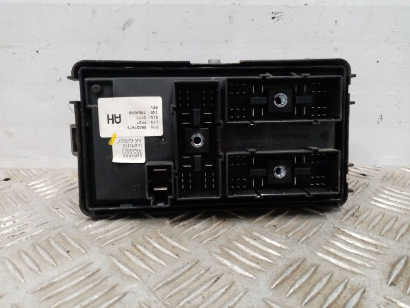 Recambio de caja reles / fusibles para chevrolet matiz referencia OEM IAM 96427973  