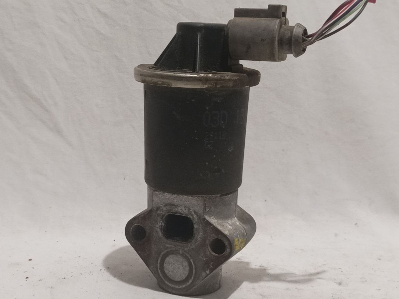 Recambio de valvula egr para volkswagen polo (9n1) conceptline referencia OEM IAM 03D131503A 388945 2911B