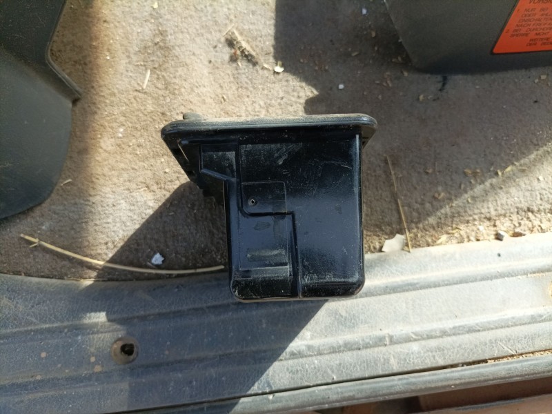 Recambio de cenicero para mitsubishi pajero referencia OEM IAM   