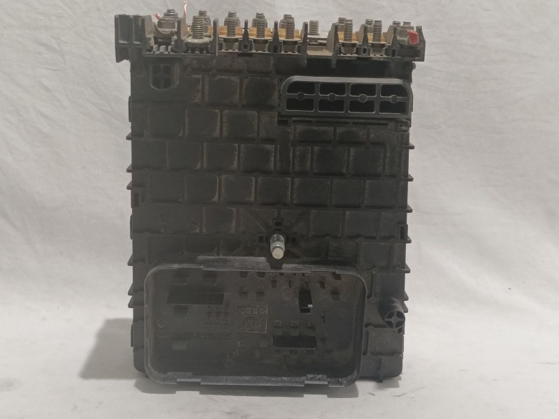 Recambio de caja reles / fusibles para volkswagen passat berlina (3c2) highline referencia OEM IAM 3C0937125 63592777 L017510505