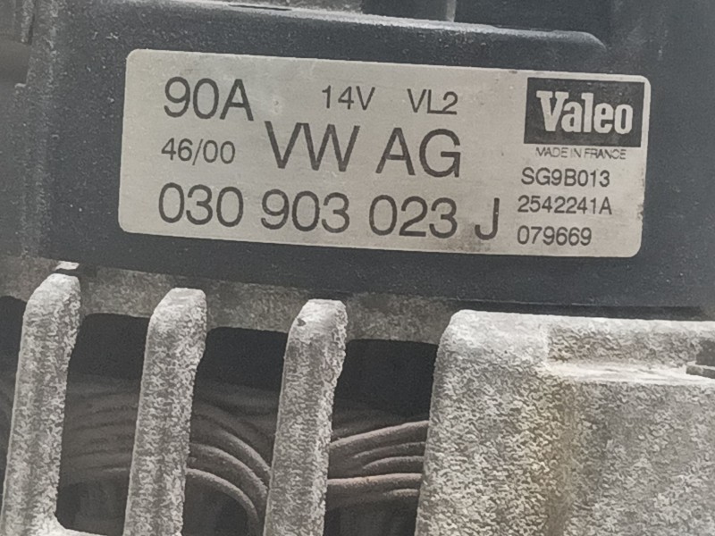 Recambio de alternador para seat ibiza (6l1) stella referencia OEM IAM 2542241A 030903023J 