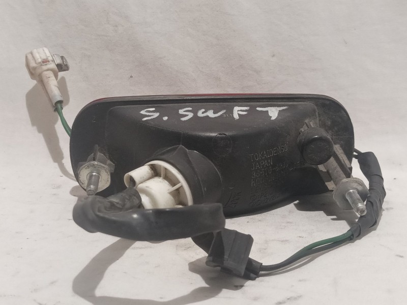 Recambio de piloto trasero central para suzuki swift berlina (mz) gl referencia OEM IAM 3657062J0  