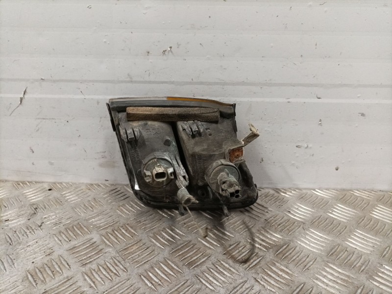 Recambio de piloto delantero derecho para mitsubishi pajero referencia OEM IAM MB831082  