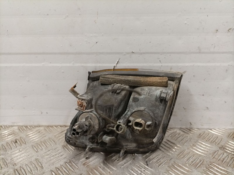 Recambio de piloto delantero izquierdo para mitsubishi pajero referencia OEM IAM MB831081  