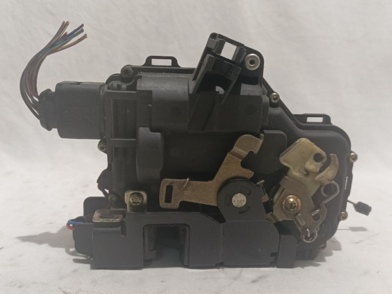 Recambio de cerradura puerta delantera derecha para seat ibiza (6l1) stella referencia OEM IAM C3B1837016A  