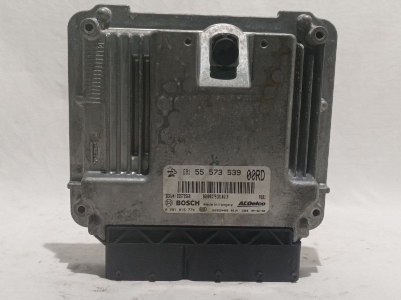 Recambio de centralita motor uce para opel insignia berlina cosmo referencia OEM IAM 12692200 0281015774 55573539