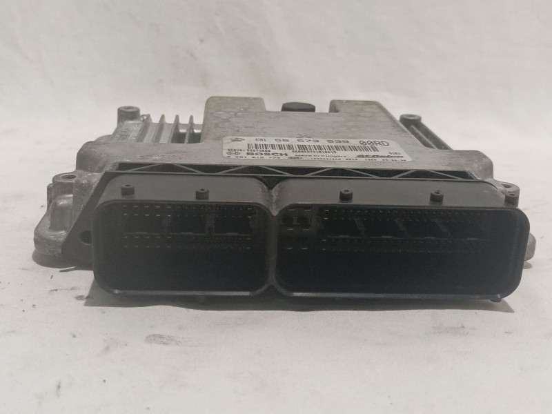Recambio de centralita motor uce para opel insignia berlina cosmo referencia OEM IAM 12692200 0281015774 55573539