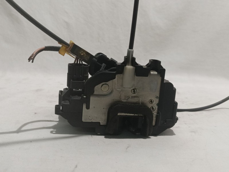 Recambio de cerradura puerta delantera derecha para renault clio iii referencia OEM IAM 300127C  