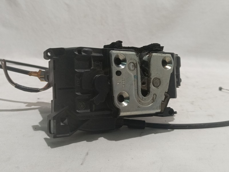 Recambio de cerradura puerta delantera derecha para renault clio iii referencia OEM IAM 300127C  