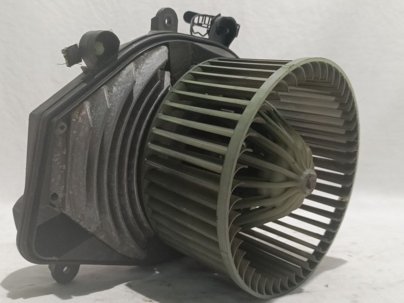 Recambio de ventilador calefaccion para audi a4 berlina (b5) 1.9 tdi referencia OEM IAM 740221233F  