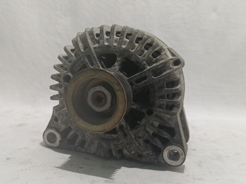 Recambio de alternador para peugeot 206 berlina referencia OEM IAM 9646476280 2542704A 