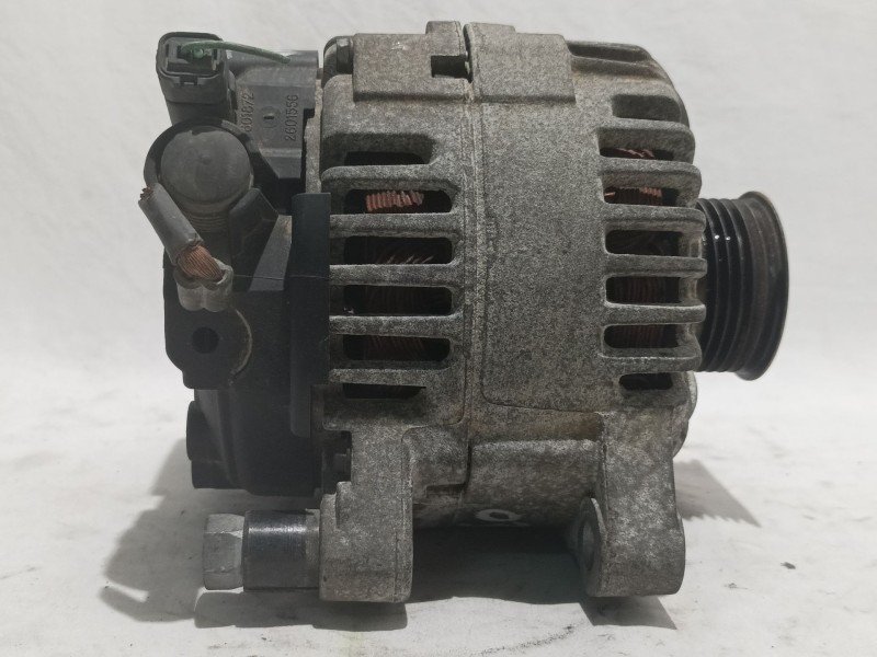 Recambio de alternador para peugeot 206 berlina referencia OEM IAM 9646476280 2542704A 