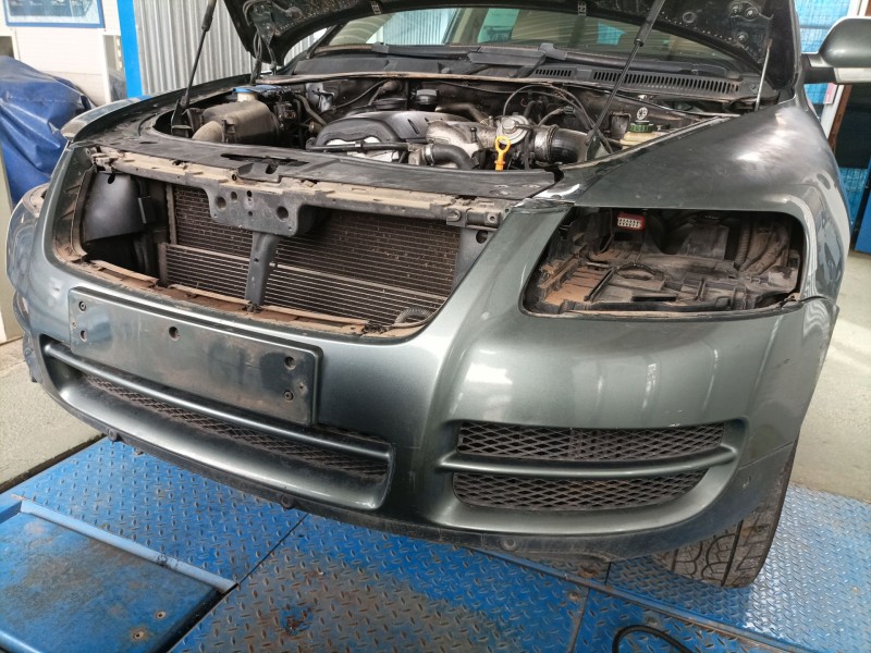 Recambio de paragolpes delantero para volkswagen touareg (7la) referencia OEM IAM   