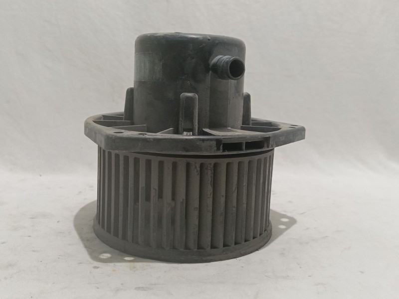 Recambio de ventilador calefaccion para nissan serena (c23m) 2.3 diesel referencia OEM IAM 4868330350 0130111154 