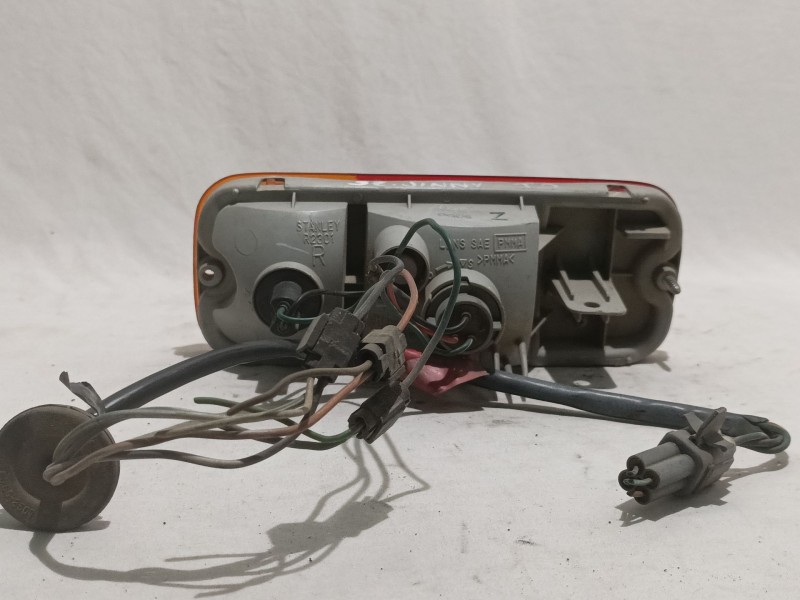 Recambio de piloto trasero derecho para suzuki jimny sn (fj) referencia OEM IAM R2301  