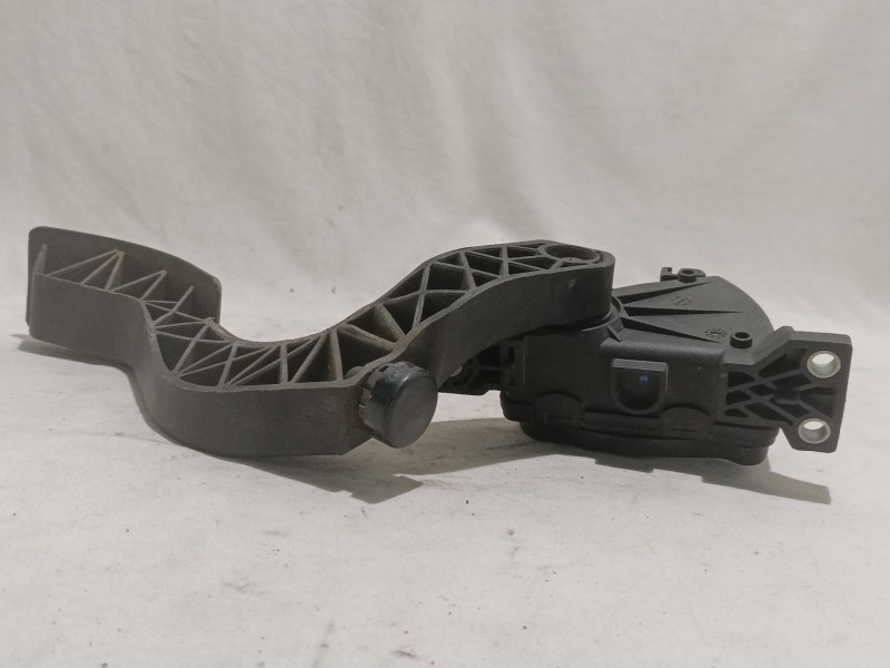 Recambio de potenciometro pedal para volkswagen passat berlina (3b3) referencia OEM IAM 8D1723523F  