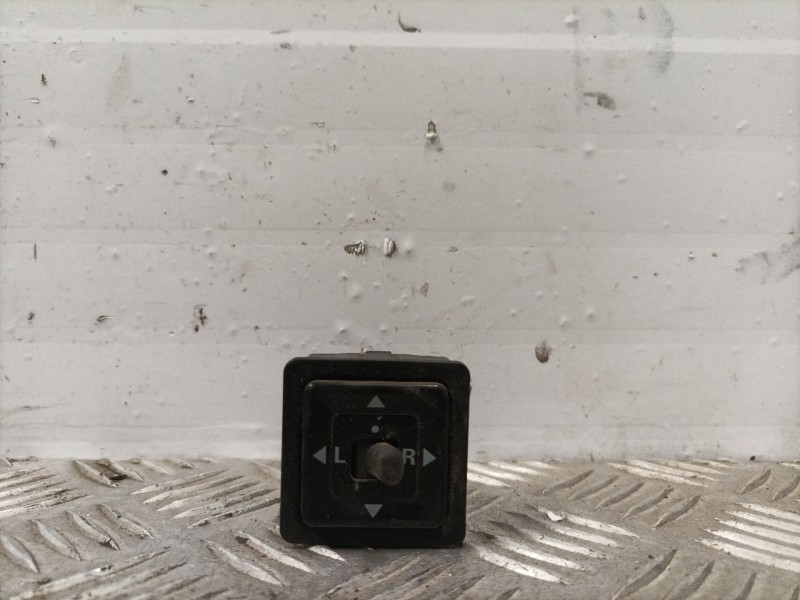 Recambio de mando retrovisor para mitsubishi pajero referencia OEM IAM MB561810  