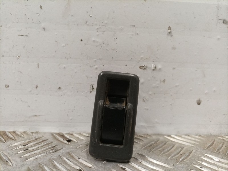 Recambio de mando elevalunas trasero izquierdo para mitsubishi pajero referencia OEM IAM MB781916  