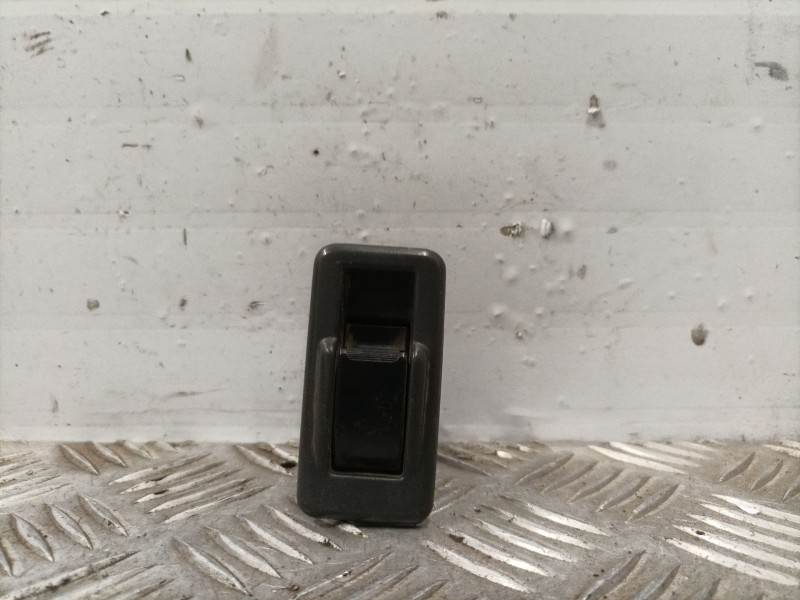 Recambio de mando elevalunas delantero derecho para mitsubishi pajero referencia OEM IAM MB781916  