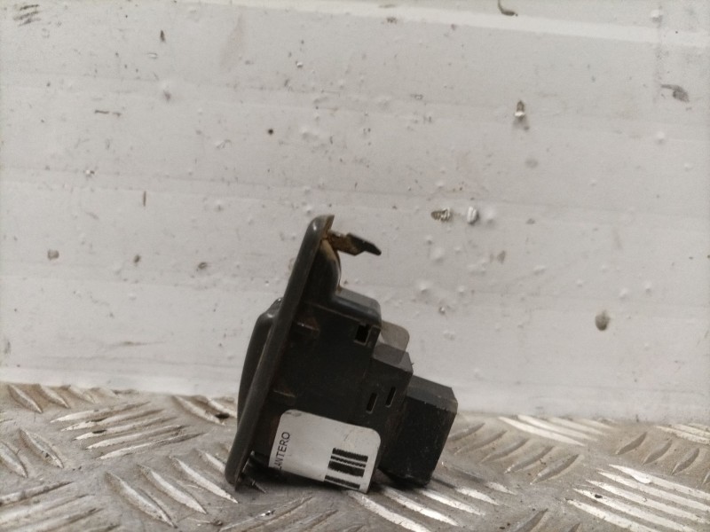 Recambio de mando elevalunas delantero derecho para mitsubishi pajero referencia OEM IAM MB781916  