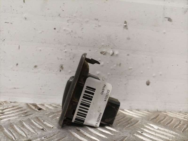 Recambio de mando elevalunas trasero derecho para mitsubishi pajero referencia OEM IAM MB781916  