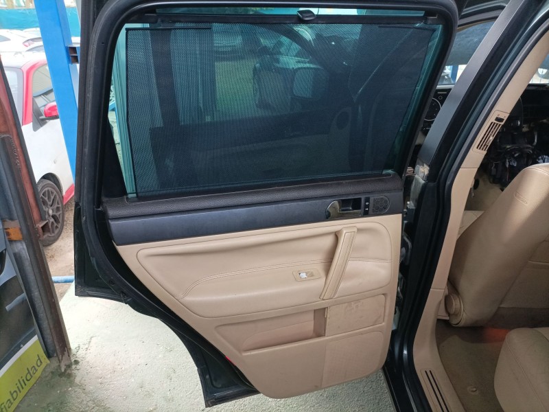 Recambio de guarnecido puerta trasera izquierda para volkswagen touareg (7la) referencia OEM IAM   