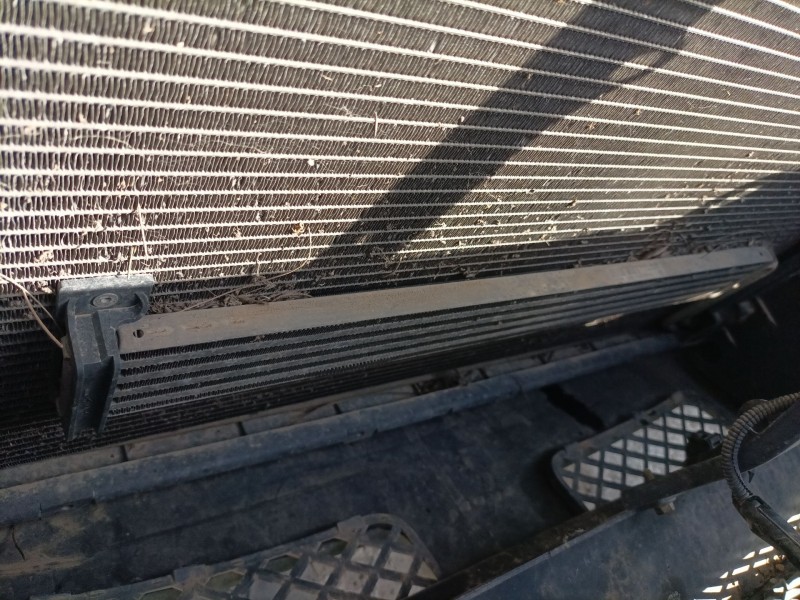 Recambio de radiador aceite para volkswagen touareg (7la) referencia OEM IAM 7L6422885E  