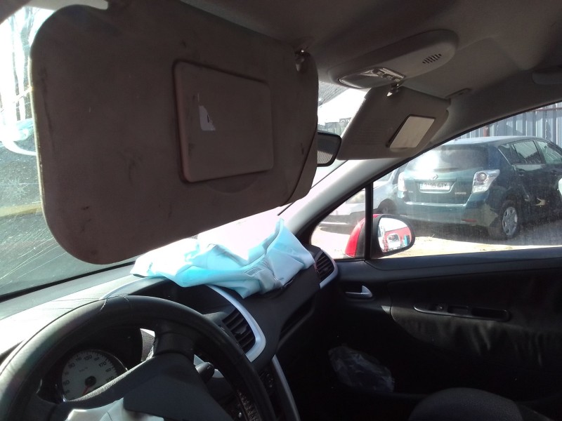 peugeot 207 del año 2006