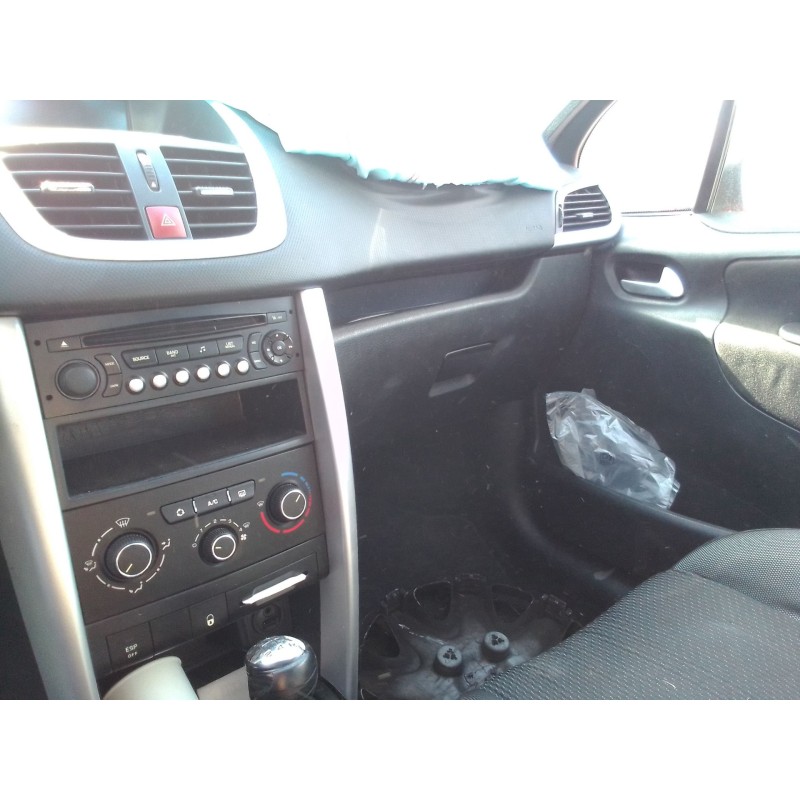 peugeot 207 del año 2006