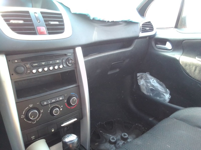 peugeot 207 del año 2006