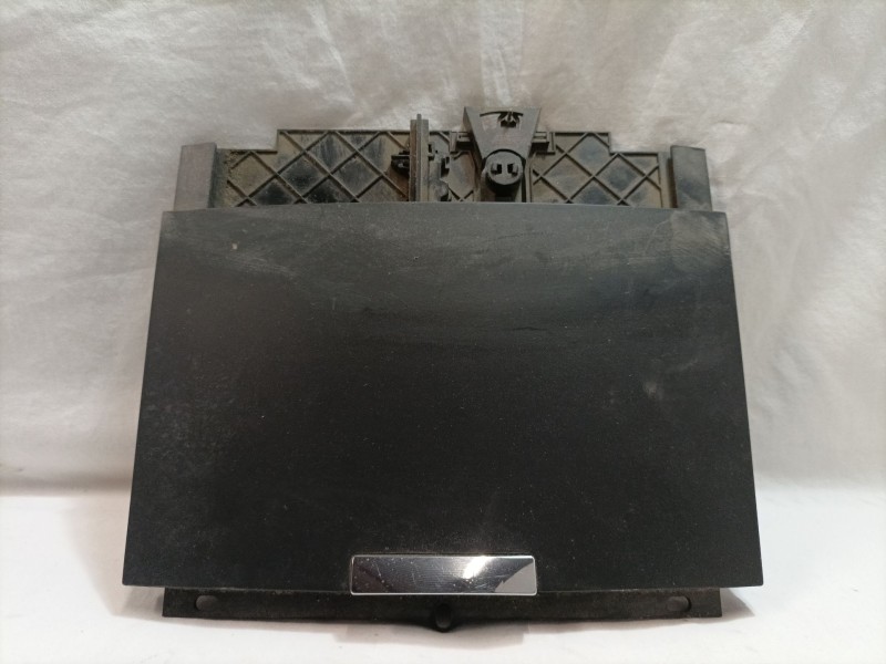 Recambio de cenicero para volkswagen touareg (7la) referencia OEM IAM 7L6857961B  