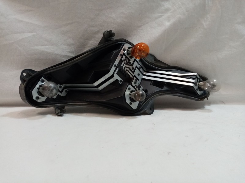 Recambio de portalamparas para opel insignia berlina referencia OEM IAM 168372  