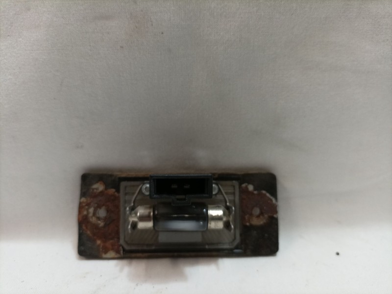 Recambio de piloto matricula para volkswagen touareg (7la) referencia OEM IAM 1J5943021A  