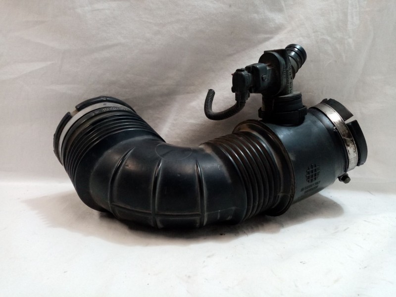 Recambio de tubo admision para opel insignia berlina referencia OEM IAM 55561787  