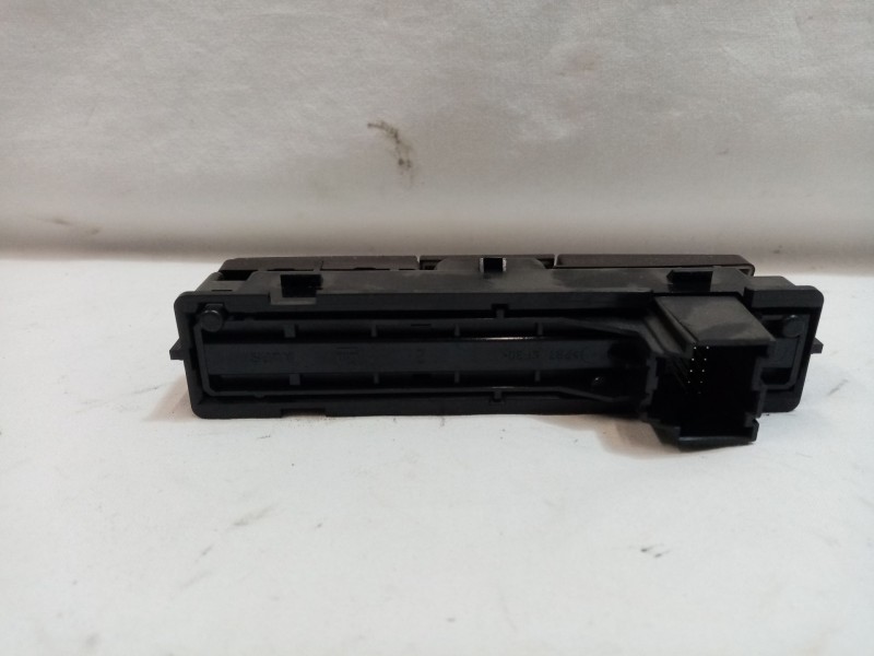 Recambio de warning para opel insignia berlina referencia OEM IAM 13324595  