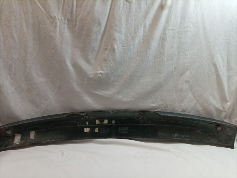 Recambio de aleron trasero para volkswagen touareg (7la) referencia OEM IAM 7L6827991  